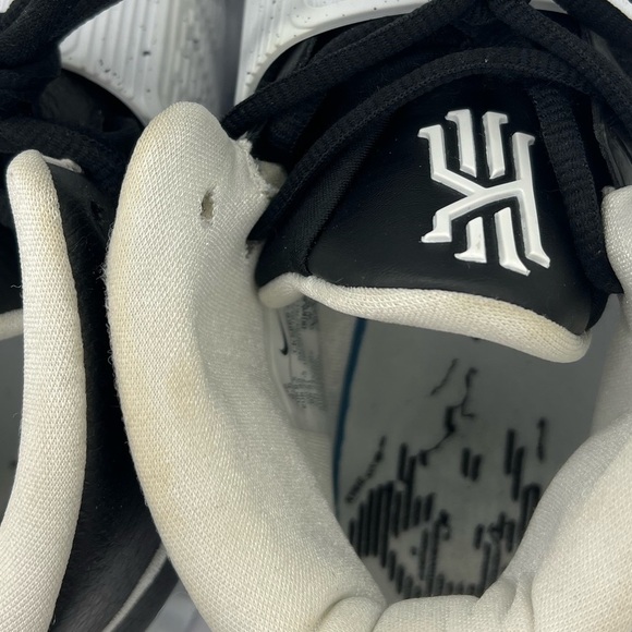 Nike Men's Kyrie 6 Team Basketball Shoes Black White CK5869-002 2020 9.5 - Picture 8 of 11